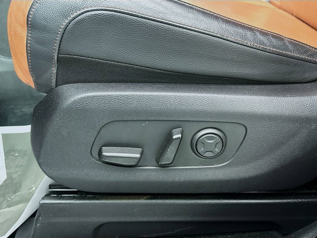 Used 2023 Kia Carnival SX Prestige image 19