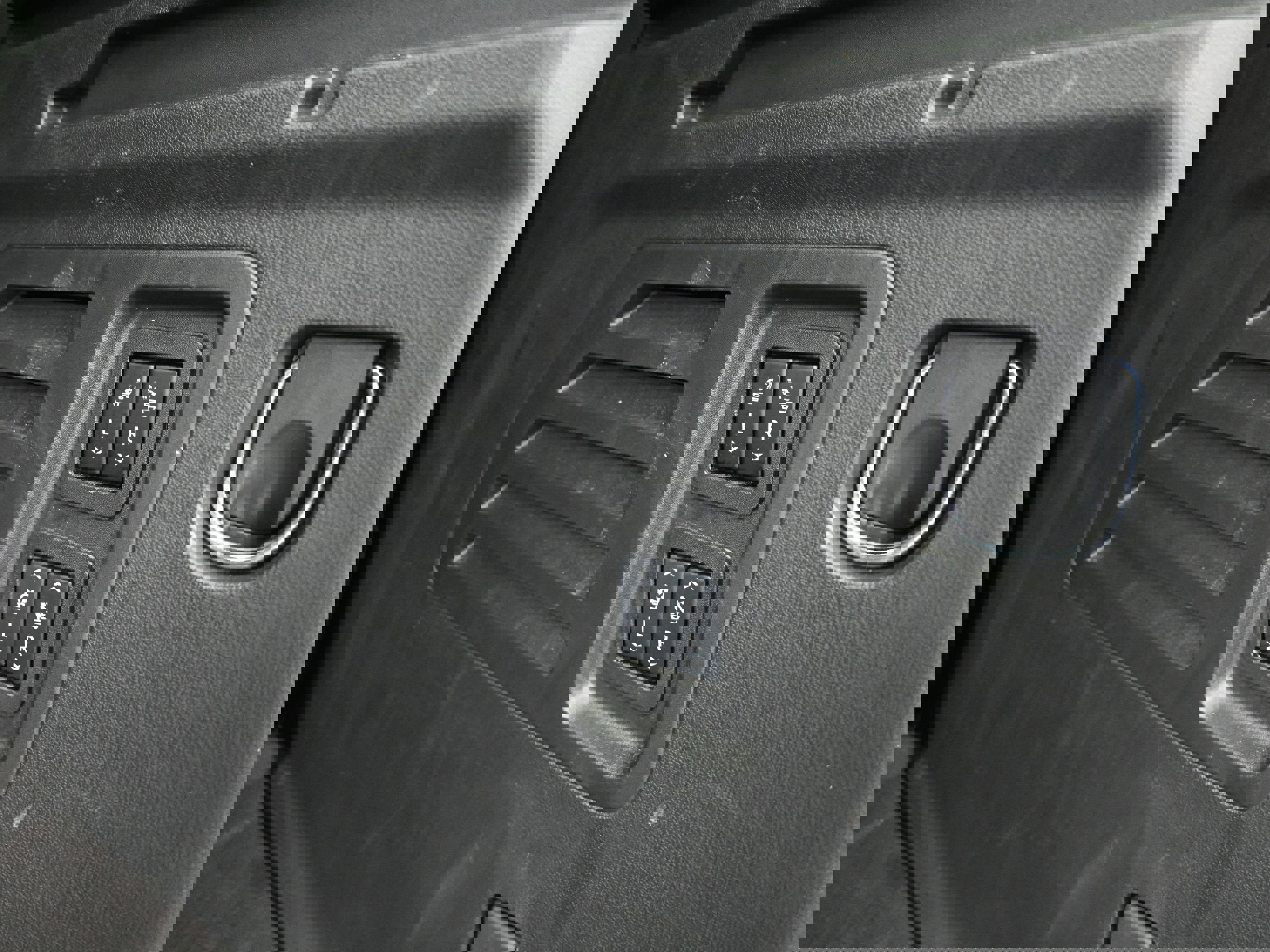 Used 2024 Chevrolet Traverse RS image 35