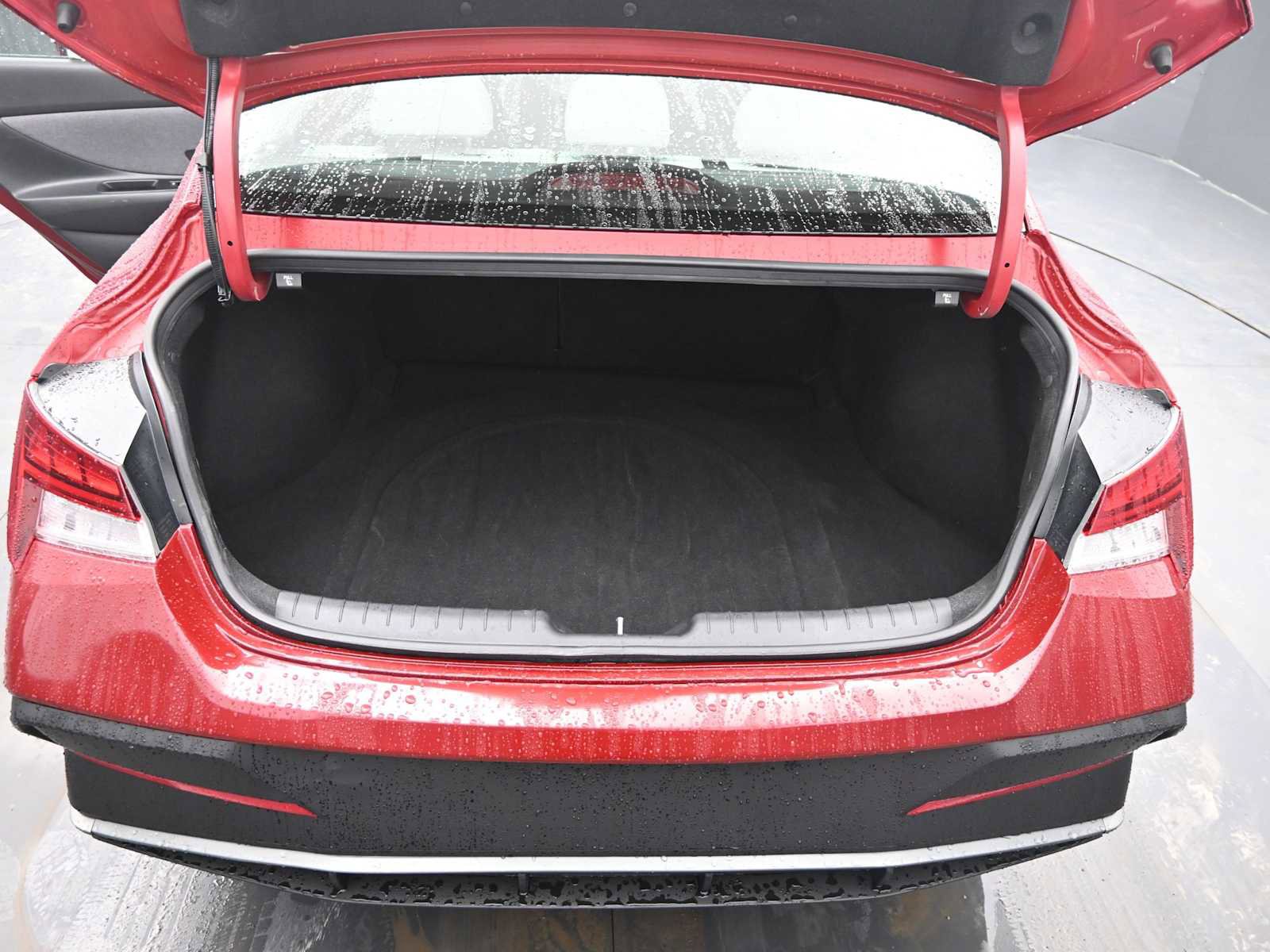 Certified 2025 Hyundai Elantra Limited image 13