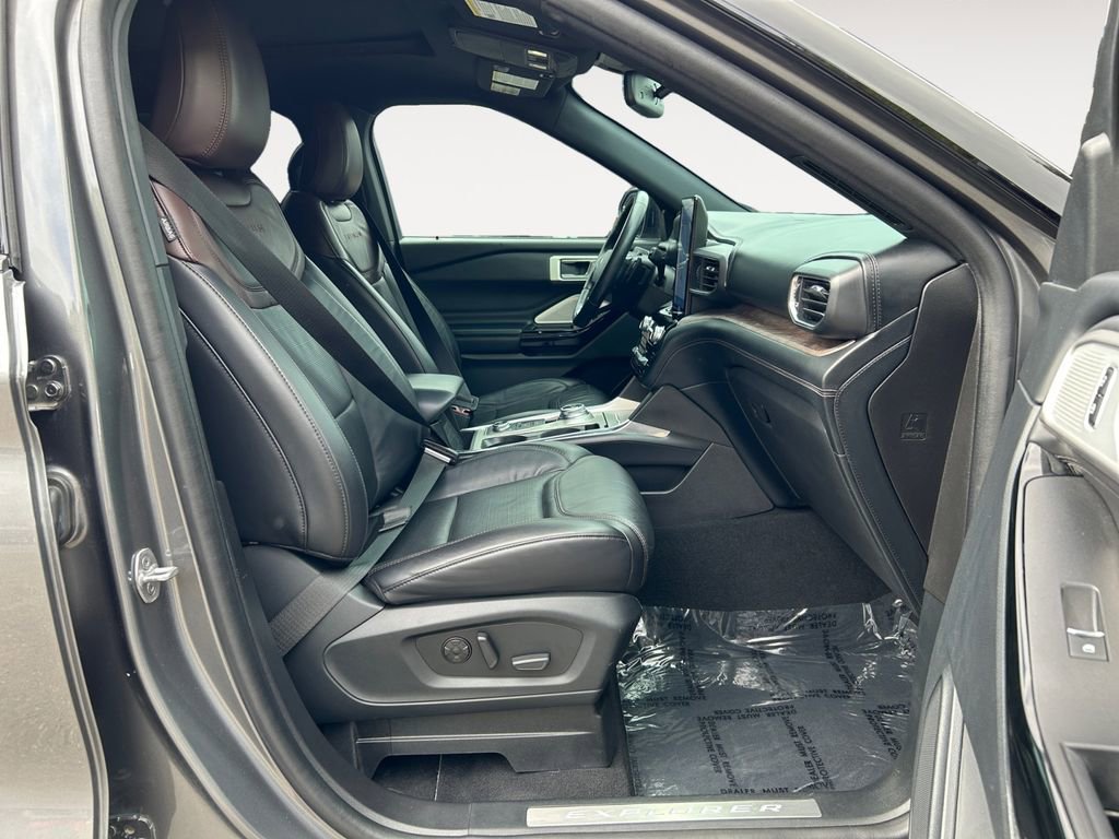 Used 2021 Ford Explorer Platinum w/ Equipment Group 601A image 10