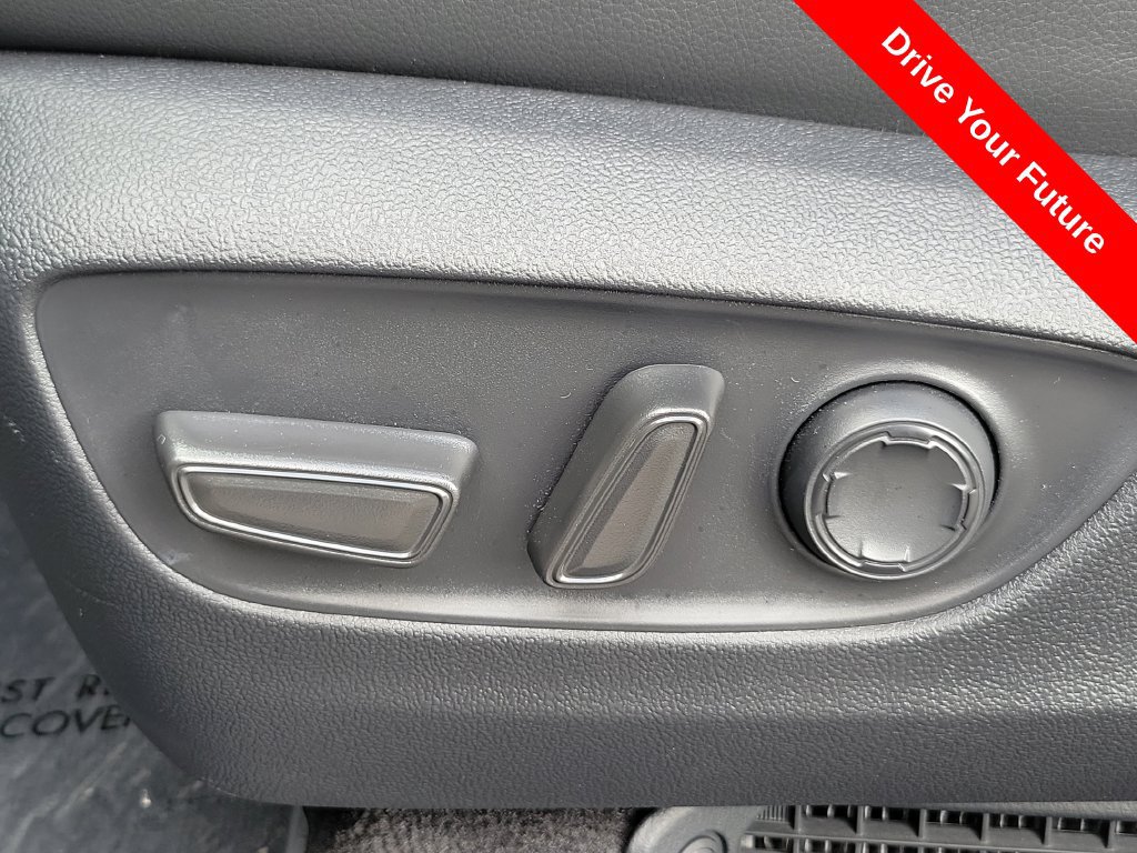 Used 2026 Toyota Sienna XLE Woodland Edition AWD/4WD image 17