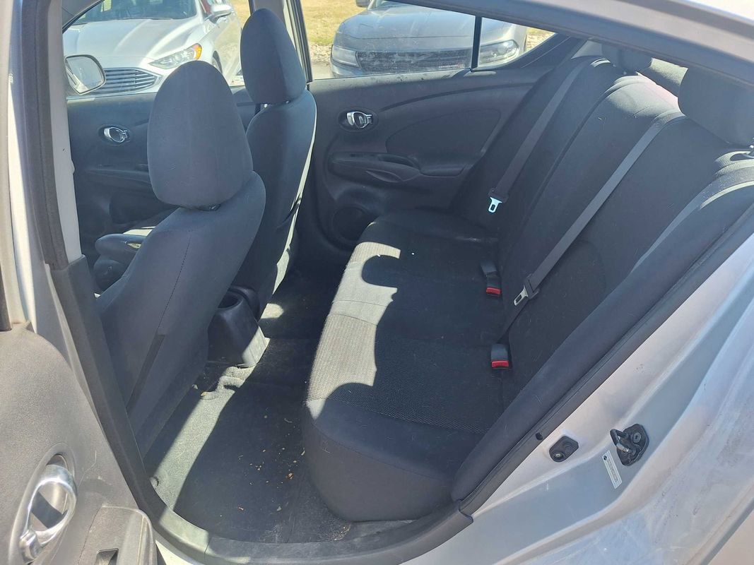 Used 2013 Nissan Versa SV w/ Convenience Pkg image 12