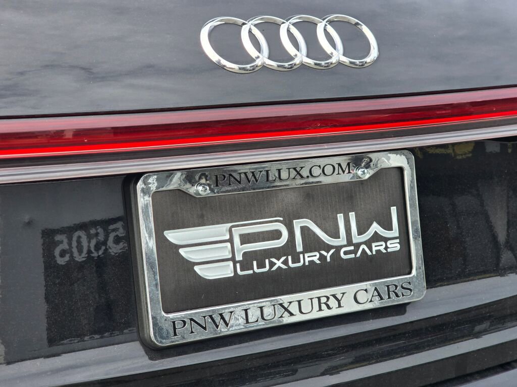 Used 2022 Audi Q4 e-tron Prestige image 12