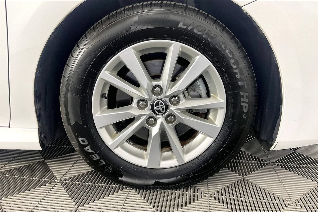 Used 2025 Toyota Camry LE FWD image 10