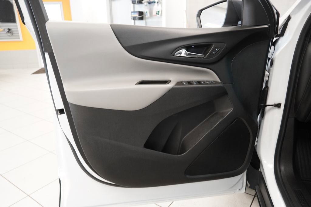 Used 2023 Chevrolet Equinox LS w/ LS Convenience Package image 6