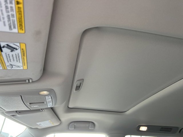 Used 2024 Nissan Armada SL w/ Captain's Chairs Package image 18