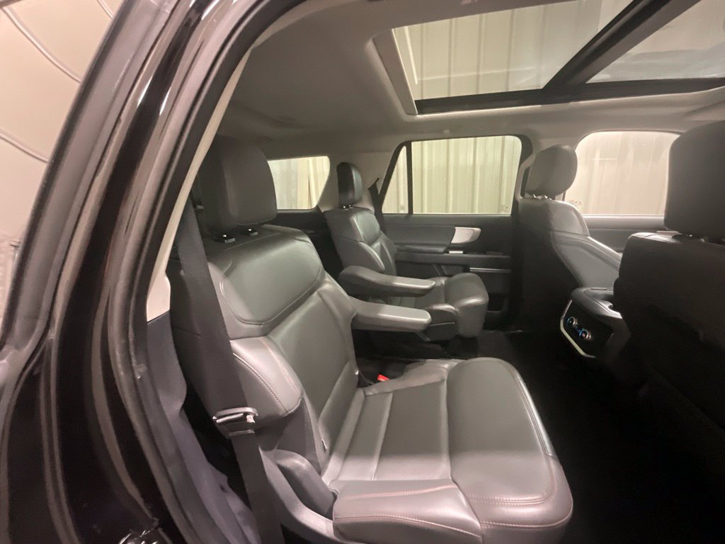 Used 2025 Ford Expedition Active RWD image 17