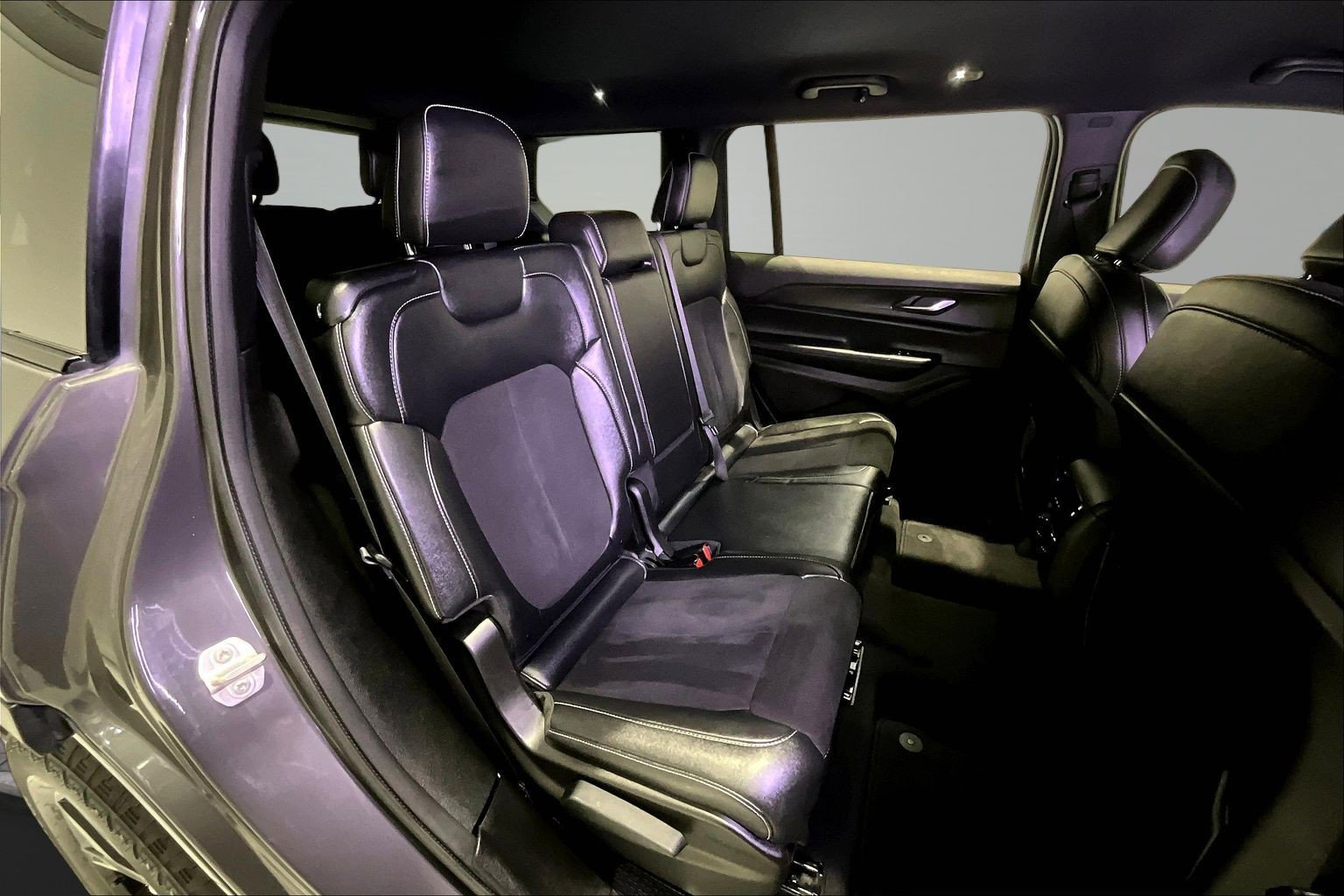 Used 2024 Jeep Grand Cherokee L Laredo AWD/4WD image 24