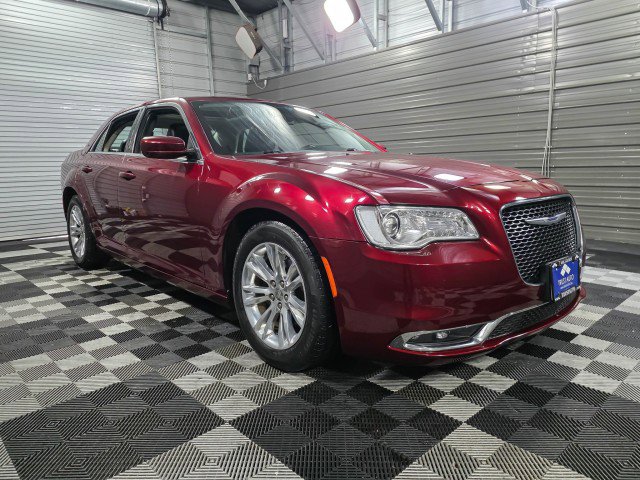 Used 2017 Chrysler 300 Limited w/ Value Package image 4