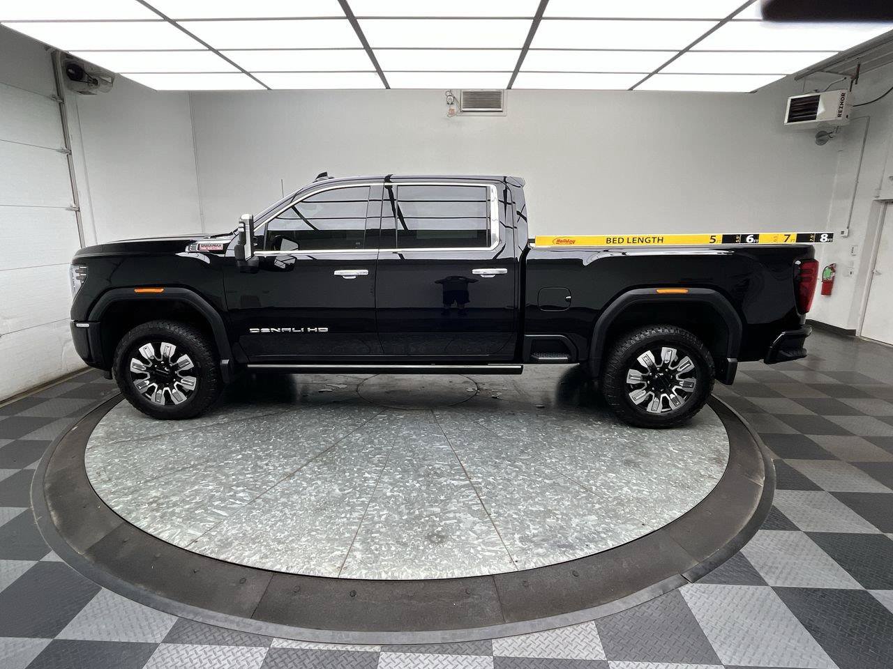 Certified 2026 GMC Sierra 2500 Denali w/ Denali Reserve Package AWD/4WD image 8