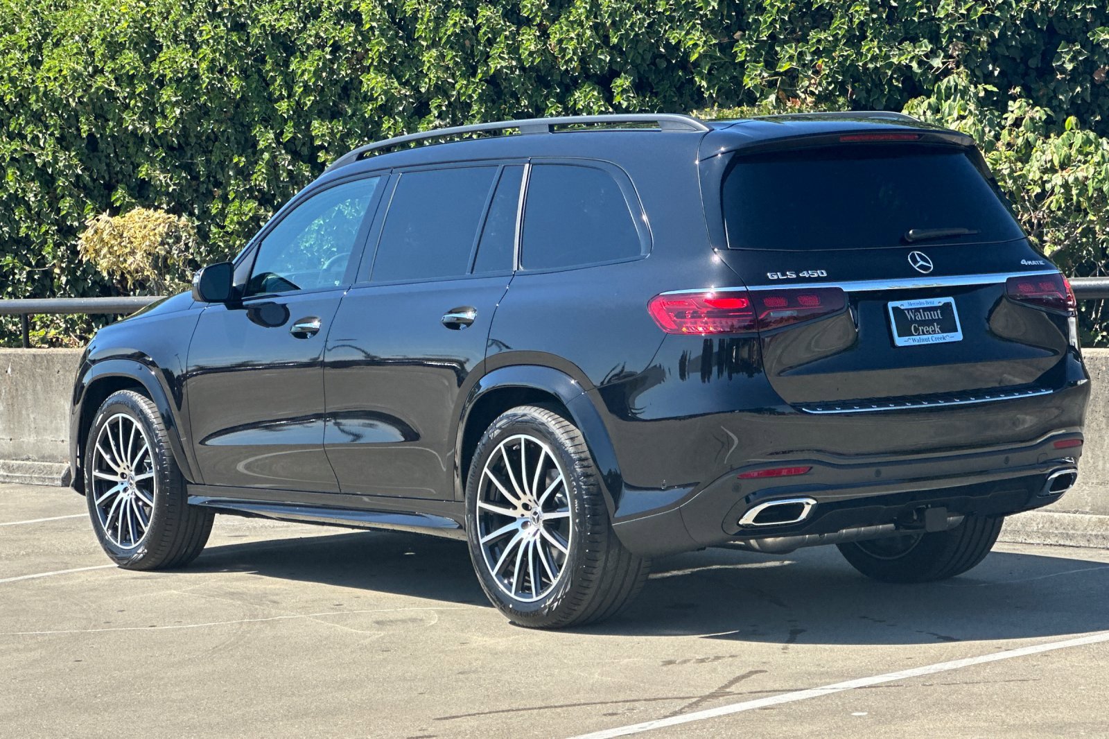 New 2025 Mercedes-Benz GLS 450 4MATIC image 3