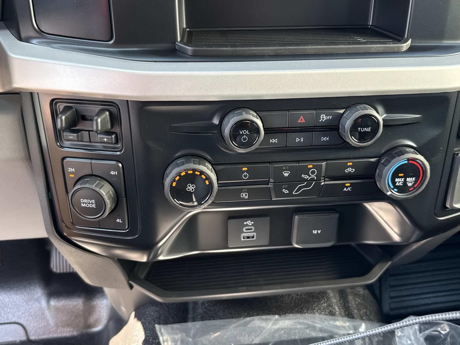 New 2026 Ford F250 XL AWD/4WD image 16