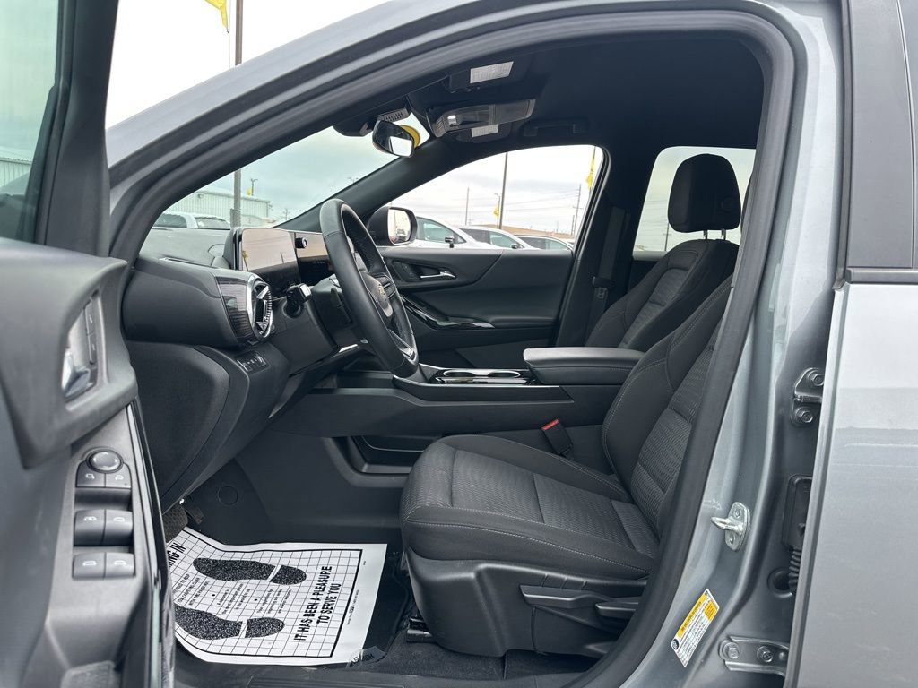 Used 2025 Chevrolet Equinox LT AWD/4WD image 8