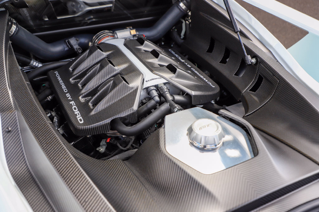 Used 2017 Ford GT RWD image 48