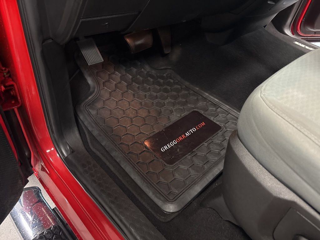 Used 2019 RAM 1500 Classic SLT AWD/4WD image 14