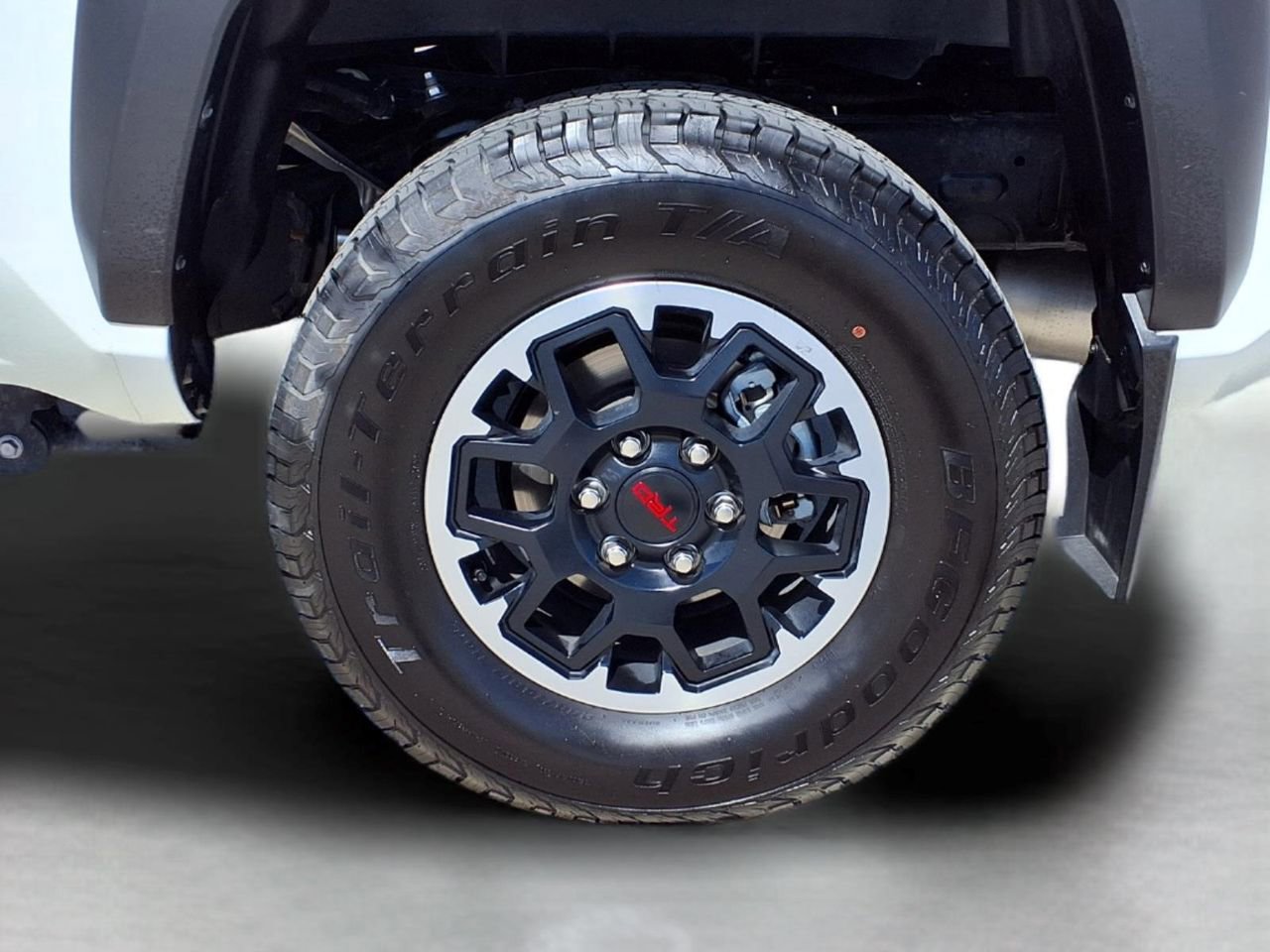 Used 2024 Toyota Tacoma TRD Off-Road image 3