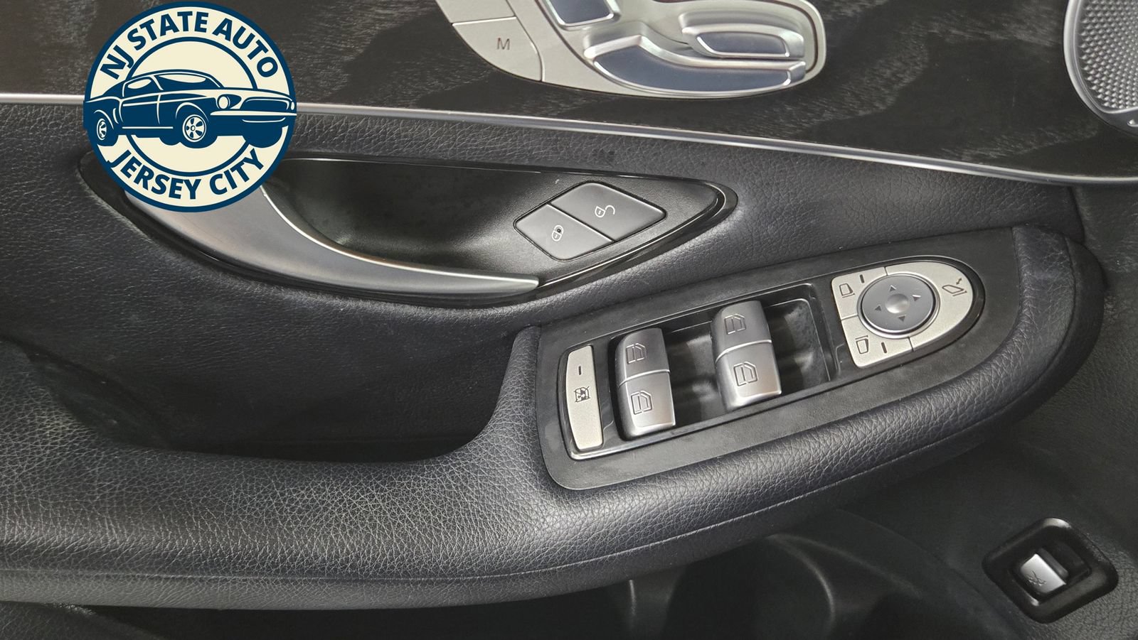 Used 2018 Mercedes-Benz GLC 300 4MATIC image 24