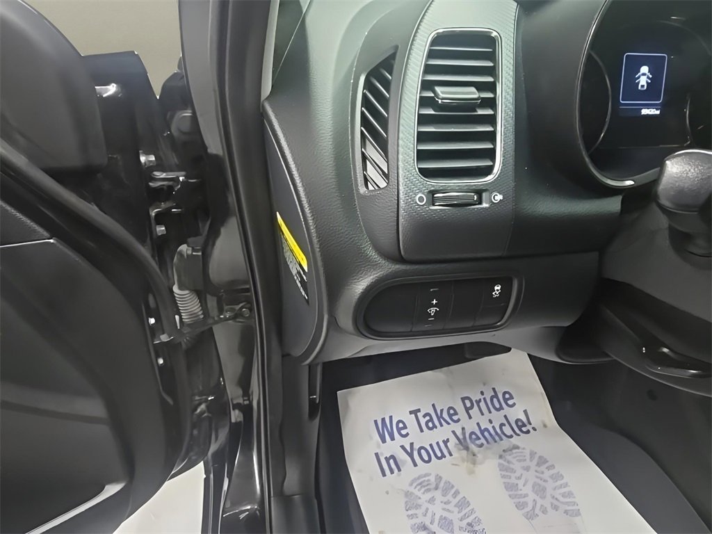 Used 2018 Kia Forte S image 11