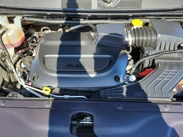 Used 2024 Chrysler Pacifica Touring-L image 17