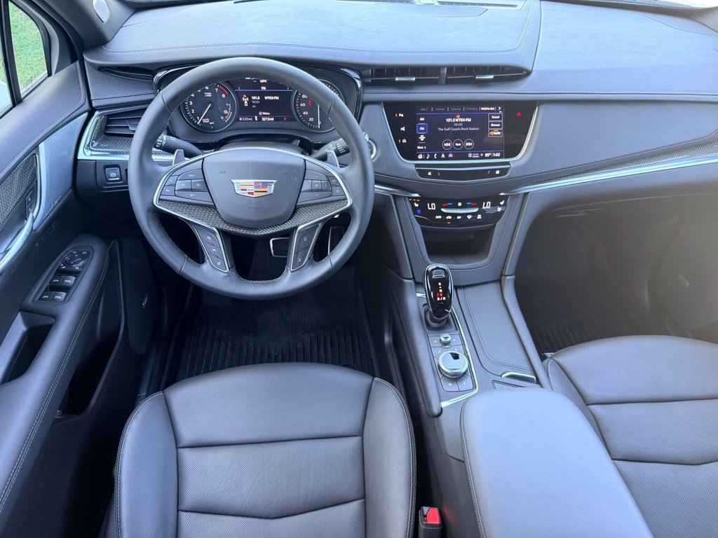 New 2026 Cadillac XT5 Sportv w/ LPO, Floor Liner Package AWD/4WD image 16