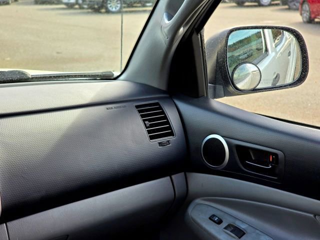 Used 2005 Toyota Tacoma 4x4 Double Cab image 23