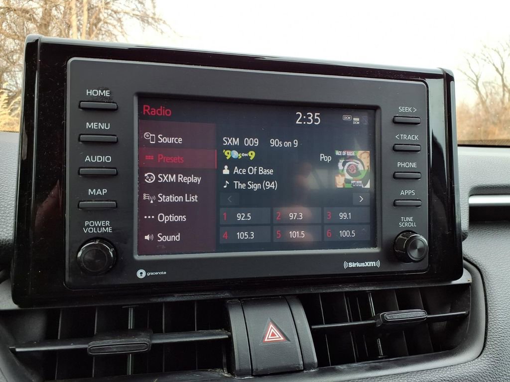 Used 2020 Toyota RAV4 XLE AWD/4WD image 12