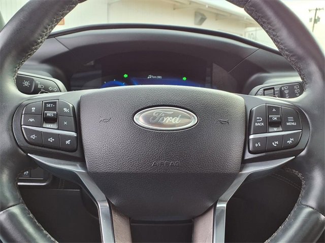 Used 2020 Ford Explorer Platinum w/ Premium Technology Package image 26