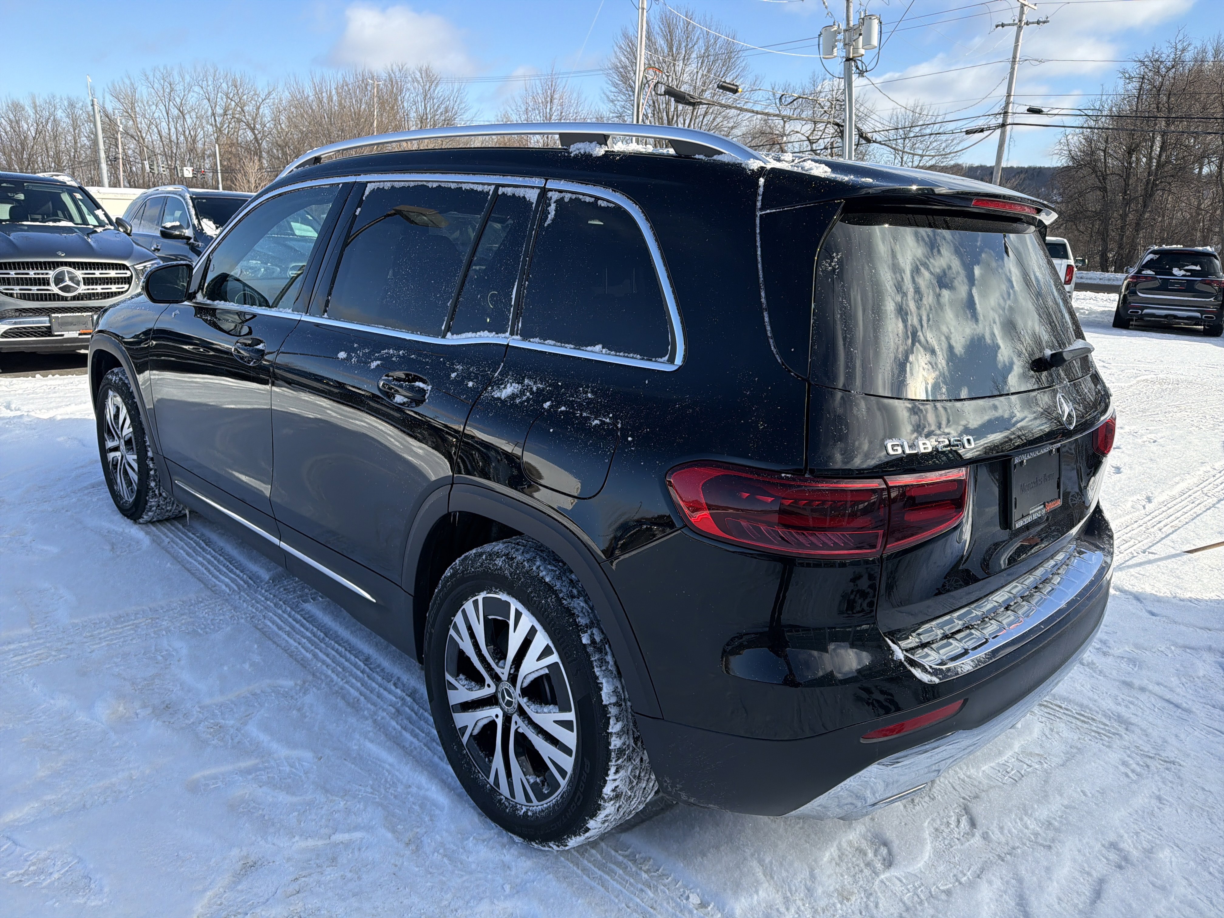 Used 2026 Mercedes-Benz GLB 250 4MATIC image 5