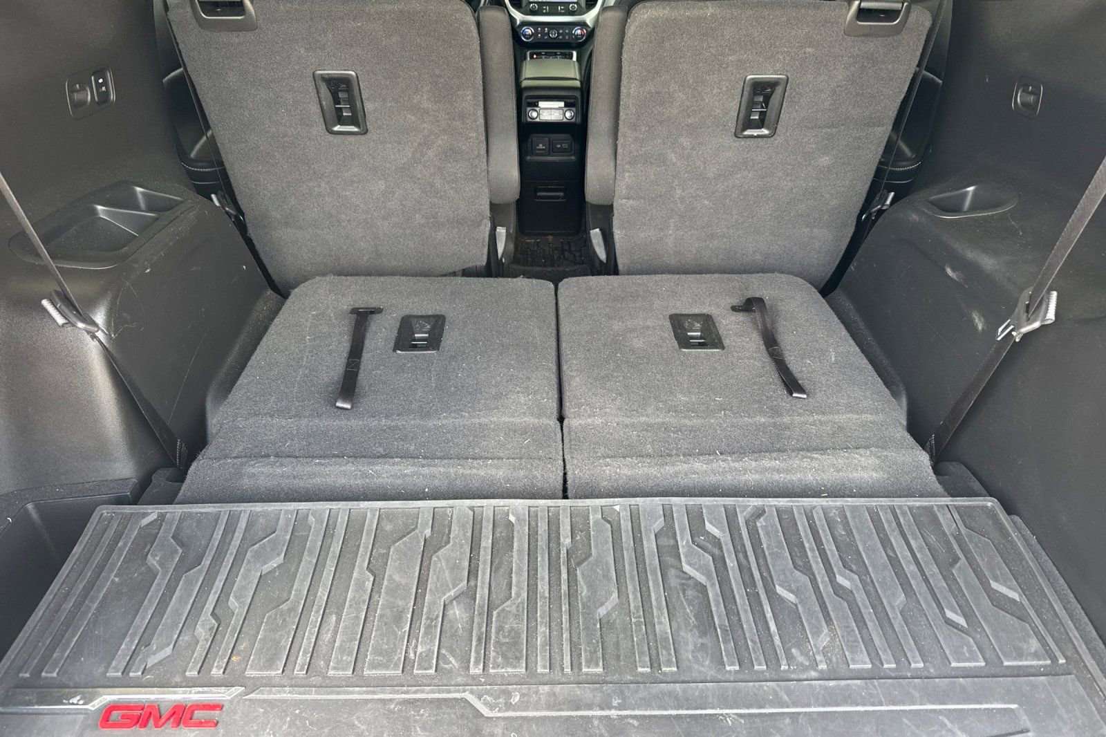 Used 2020 GMC Acadia SLE w/ Driver Convenience Package FWD image 17