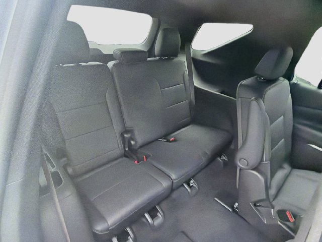 Used 2026 Chevrolet Traverse LT FWD image 28