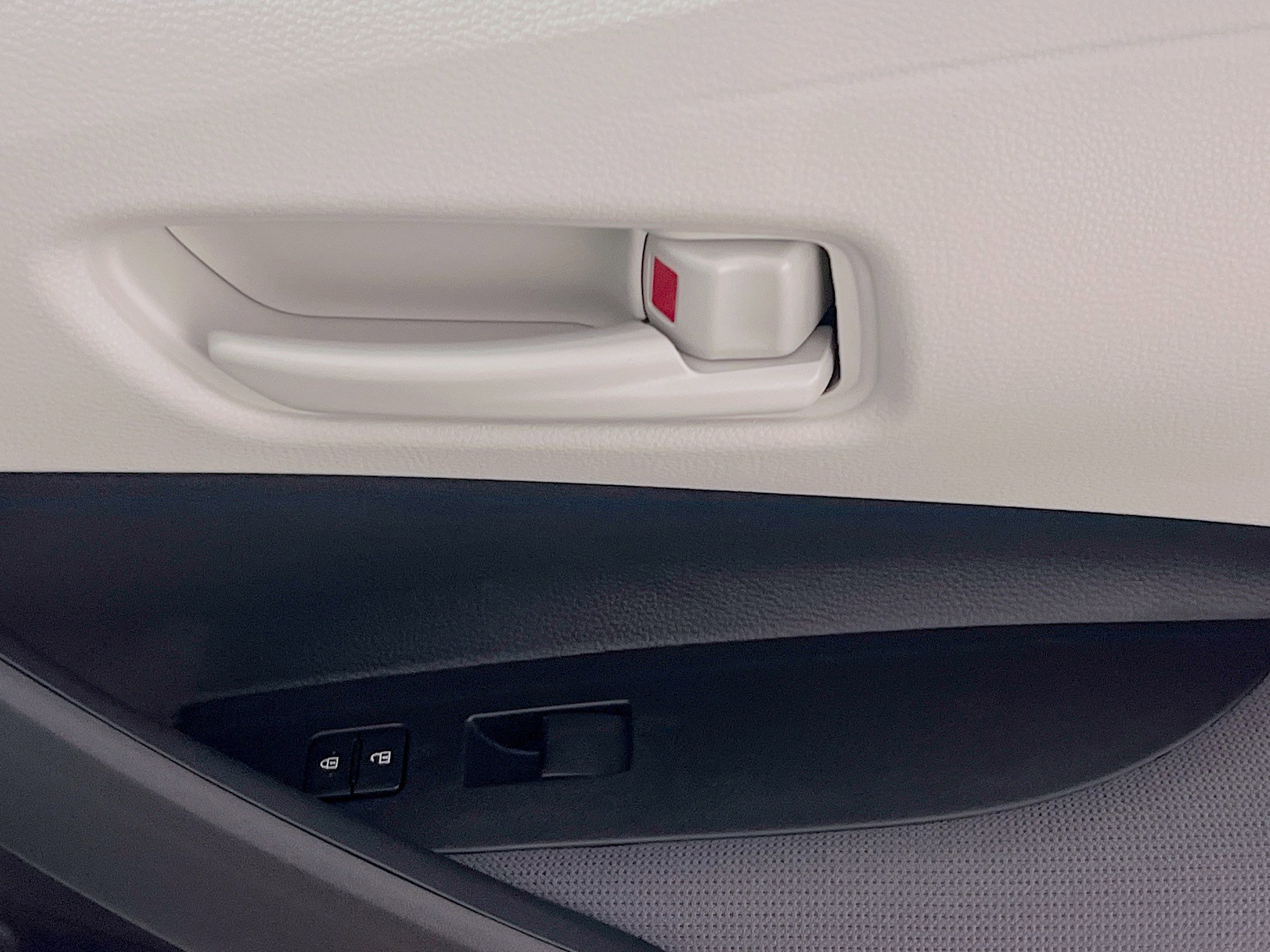 Used 2025 Toyota Corolla LE image 31