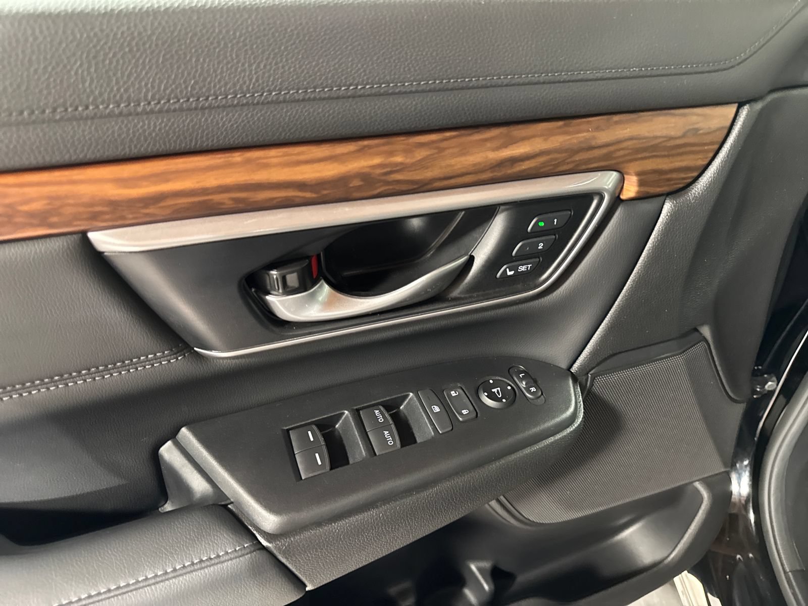 Used 2022 Honda CR-V EX-L image 16