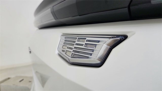 Used 2024 Cadillac Lyriq Luxury image 17