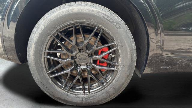 Used 2022 Genesis GV70 2.5T AWD/4WD image 24
