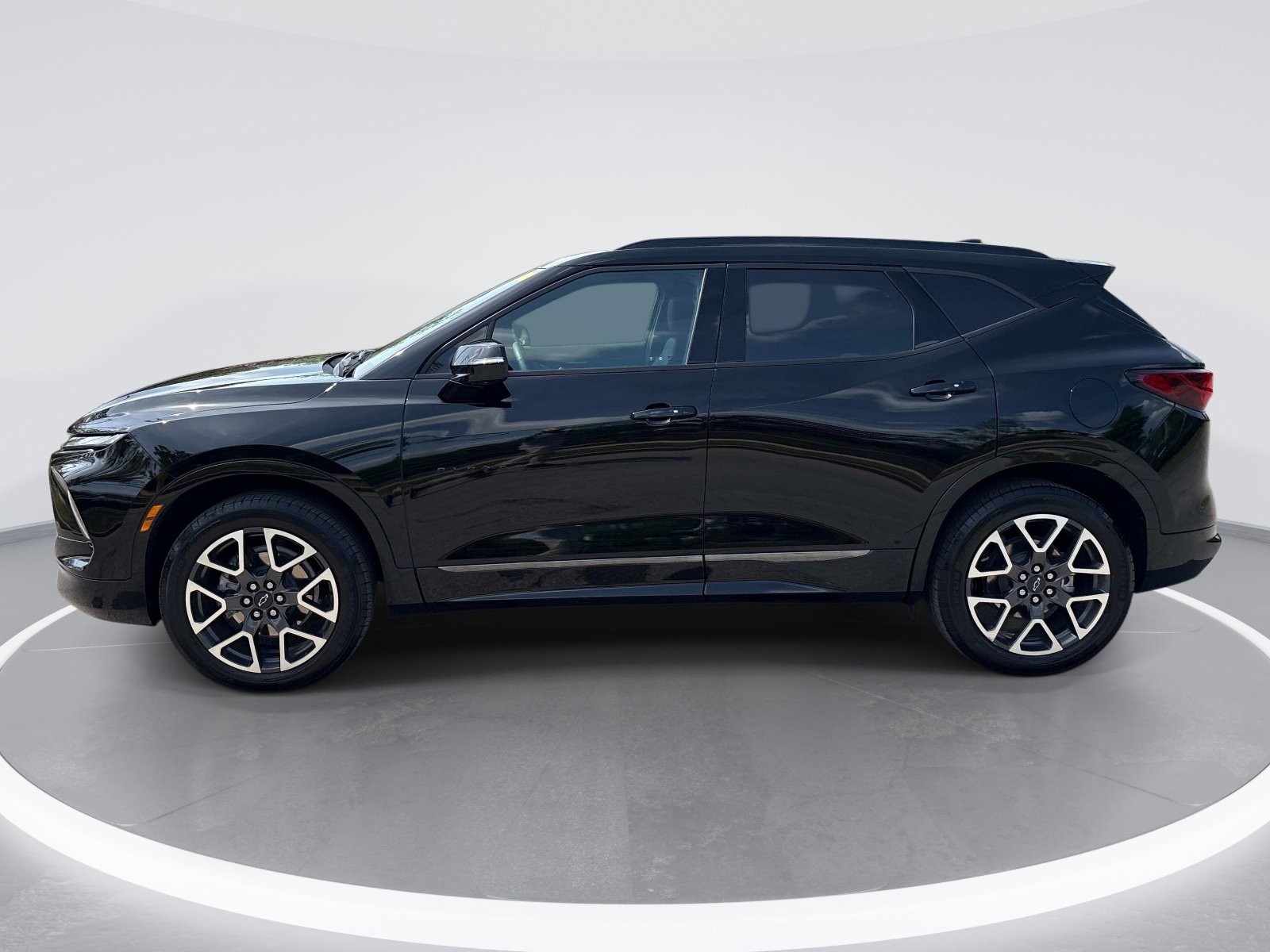 Used 2023 Chevrolet Blazer RS w/ Driver Confidence II Package image 5