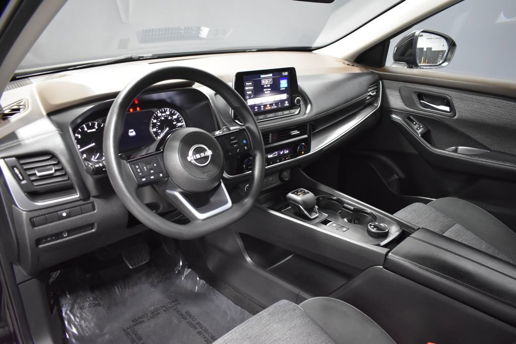 Certified 2023 Nissan Rogue SV image 4