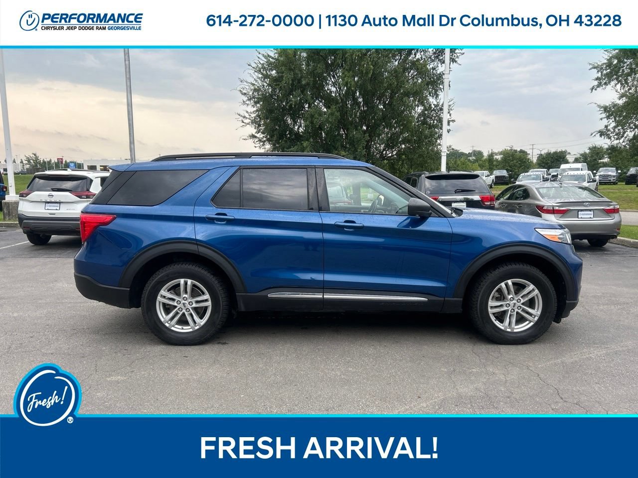 Used 2022 Ford Explorer XLT AWD/4WD image 3