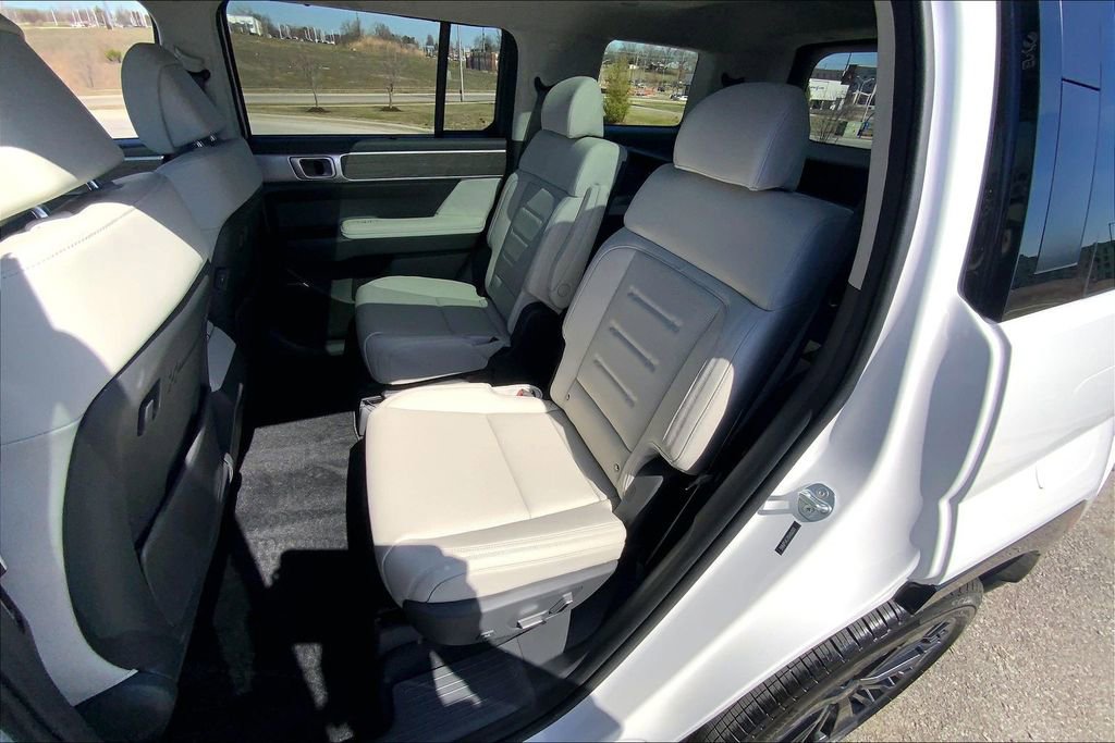 Used 2025 Hyundai Santa Fe Calligraphy image 19