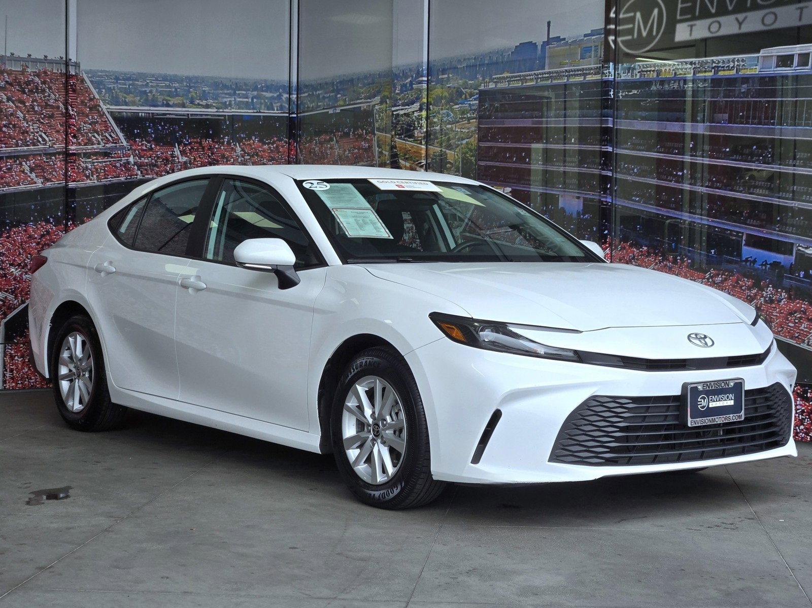 Certified 2025 Toyota Camry LE image 1