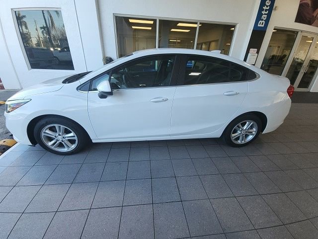 Used 2017 Chevrolet Cruze LT w/ Convenience Package image 2