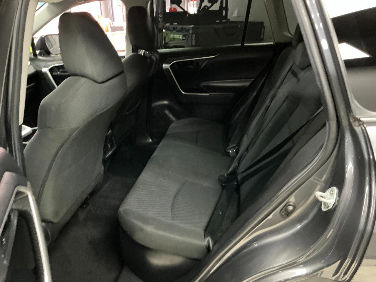 Used 2019 Toyota RAV4 LE AWD/4WD image 20