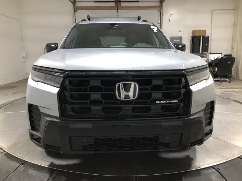 New 2026 Honda Pilot Black Edition image 2