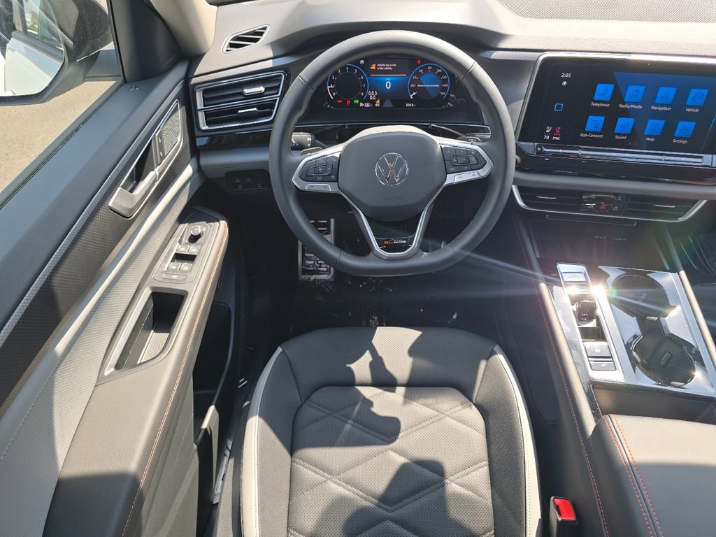 New 2025 Volkswagen Atlas Peak Edition SE AWD/4WD image 14