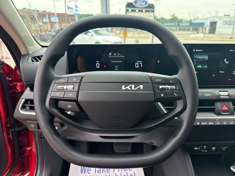 New 2025 Kia K4 LXS image 23