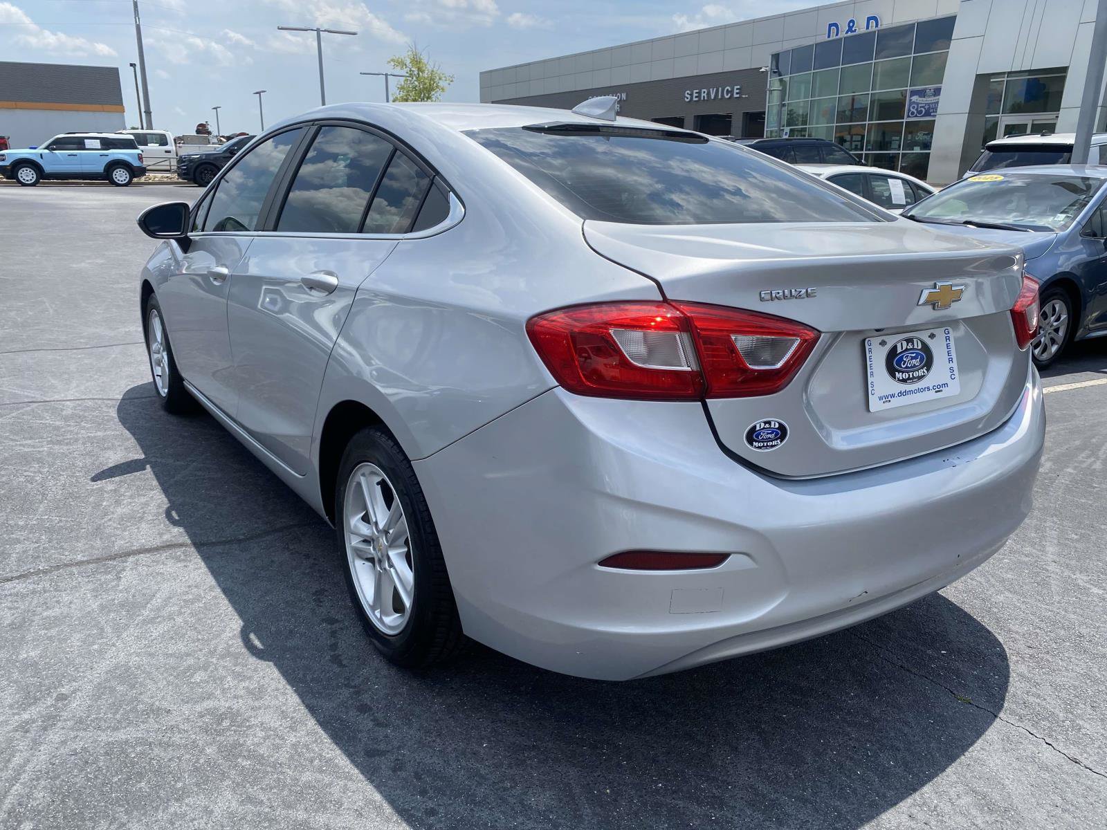 Used 2017 Chevrolet Cruze LT FWD image 5