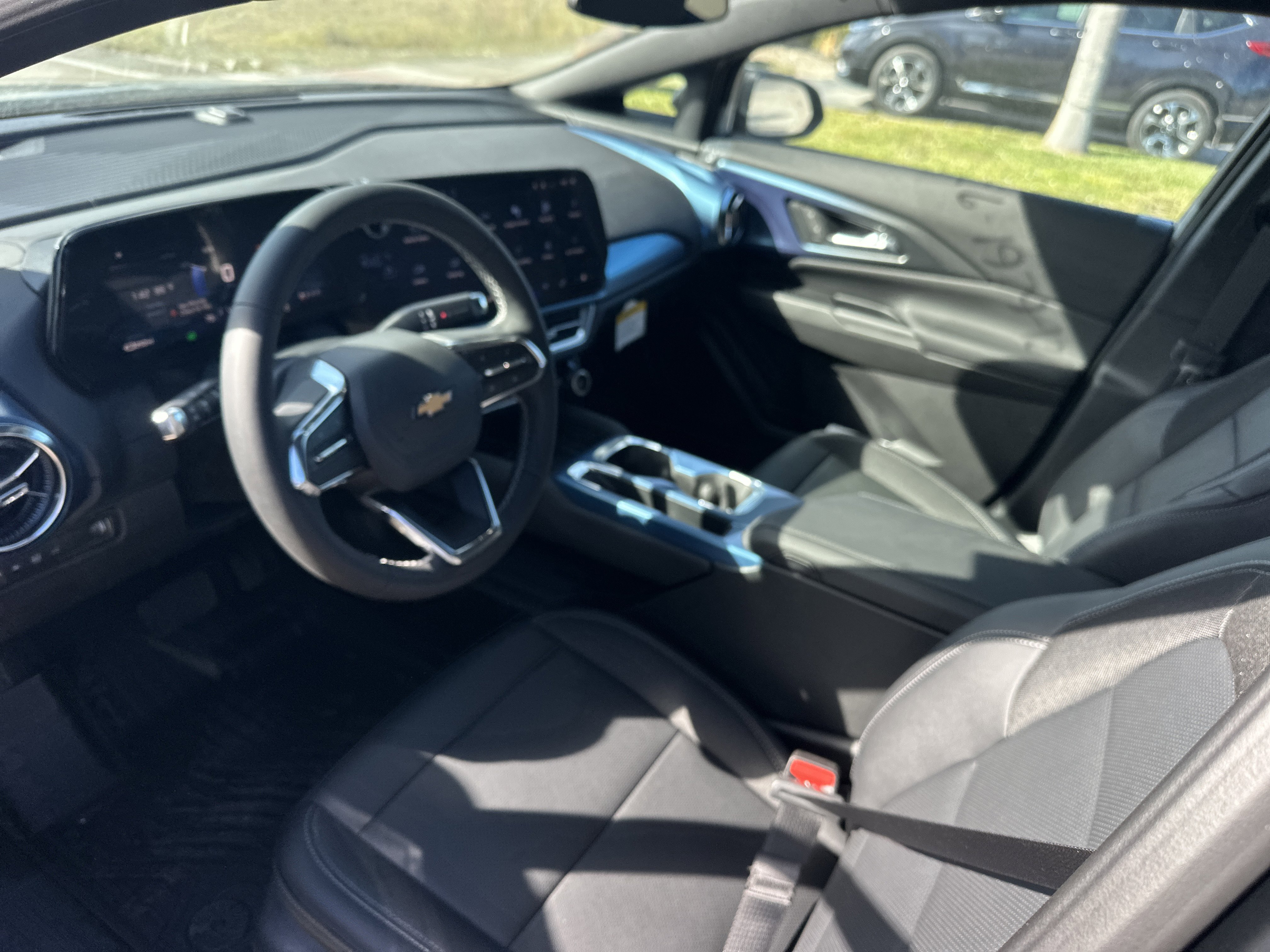 New 2026 Chevrolet Equinox EV LT image 11