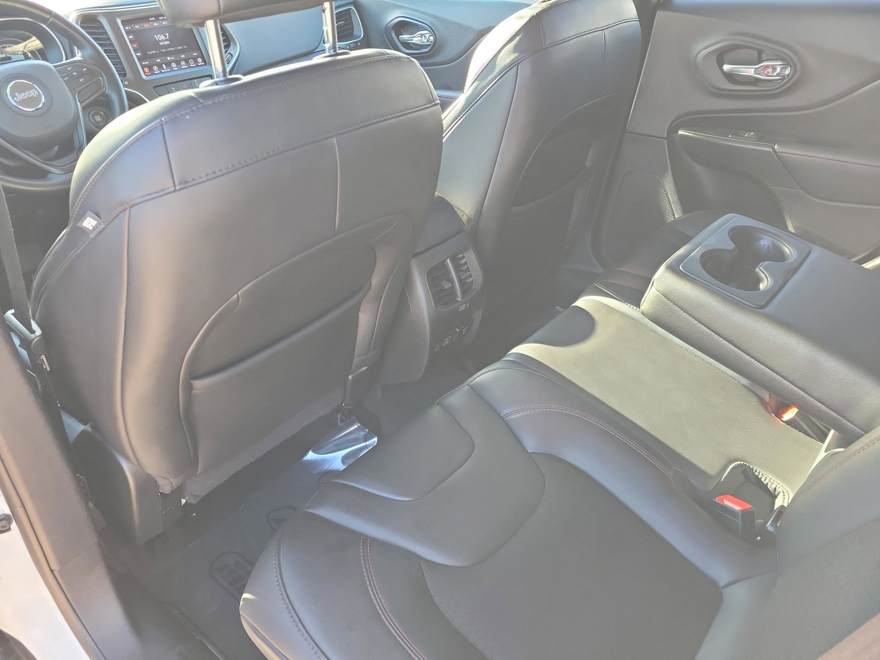 Used 2021 Jeep Cherokee Trailhawk w/ Comfort/Convenience Group image 33