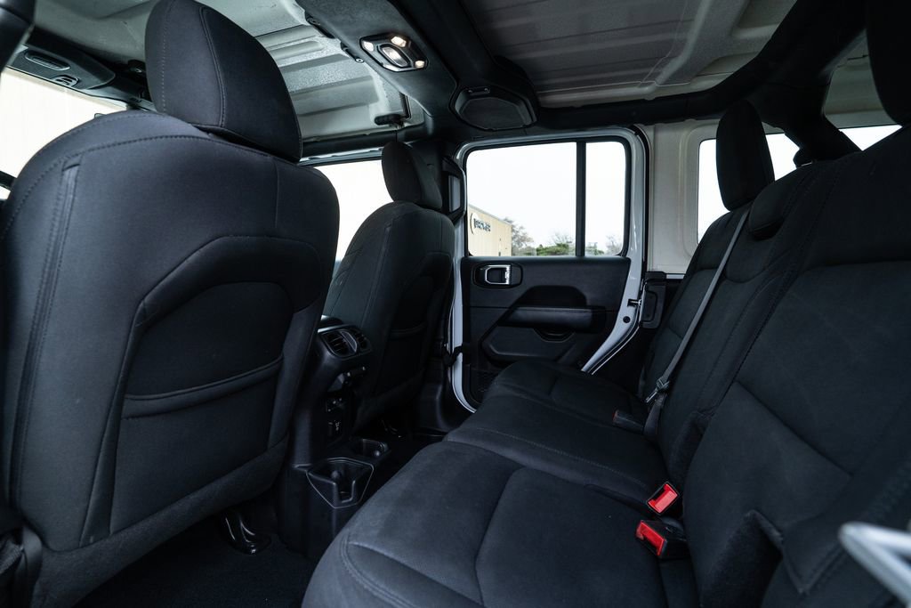 Used 2022 Jeep Wrangler Unlimited Sahara image 35