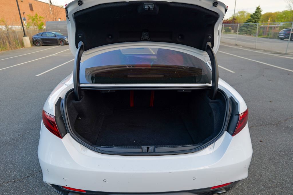 Used 2017 Alfa Romeo Giulia Ti w/ TI 19" Sport Package AWD/4WD image 59