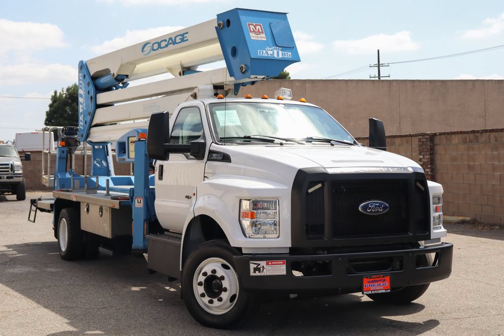 Used 2019 Ford F650 2WD Regular Cab Super Duty image 2